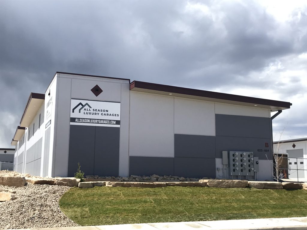 all seasons luxury Garage building
